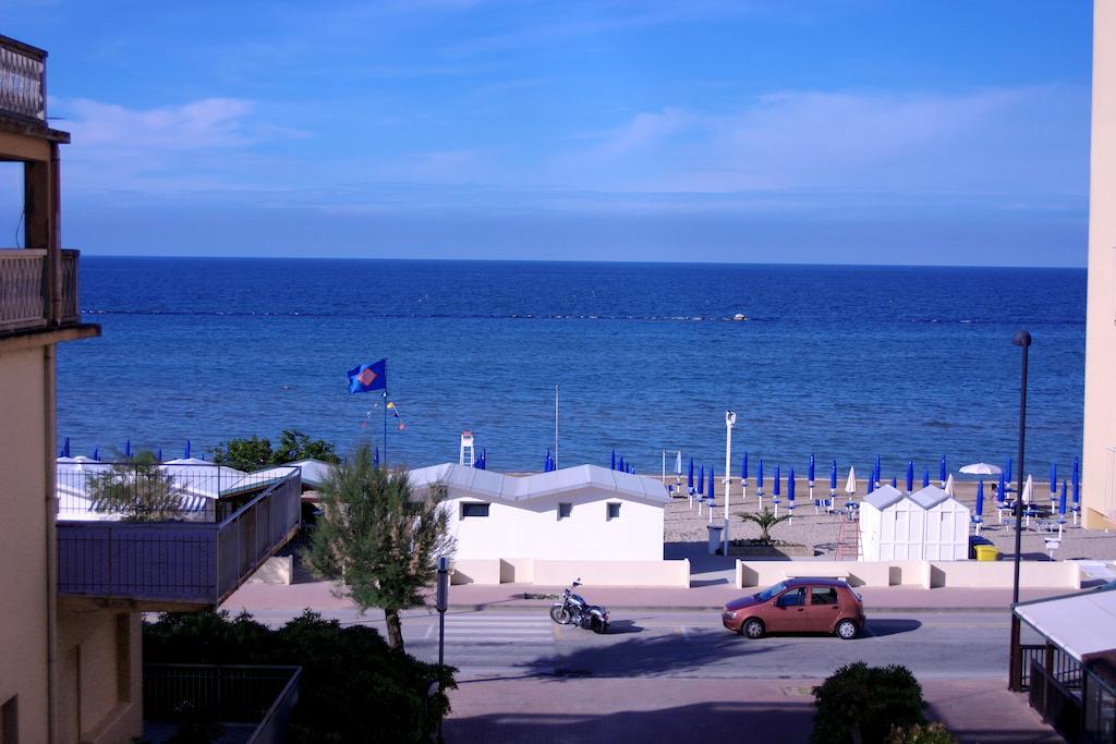 Hotel Niagara Marotta Bilik gambar